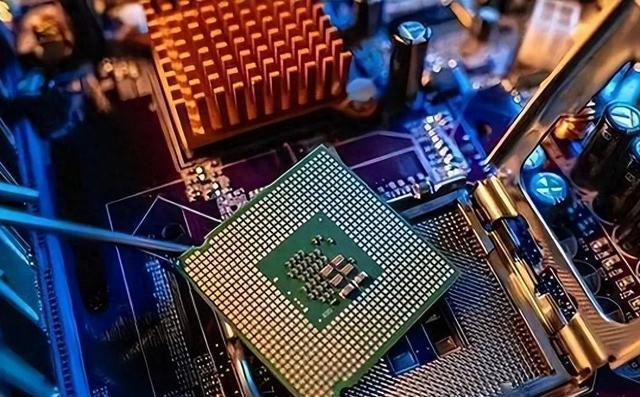 白宮終于忍不住了,中國高端芯片出口破萬億,同比增長20.3%(圖2) 白宮終于忍不住了,中國高端芯片出口破萬億,同比增長20.3%(圖2)